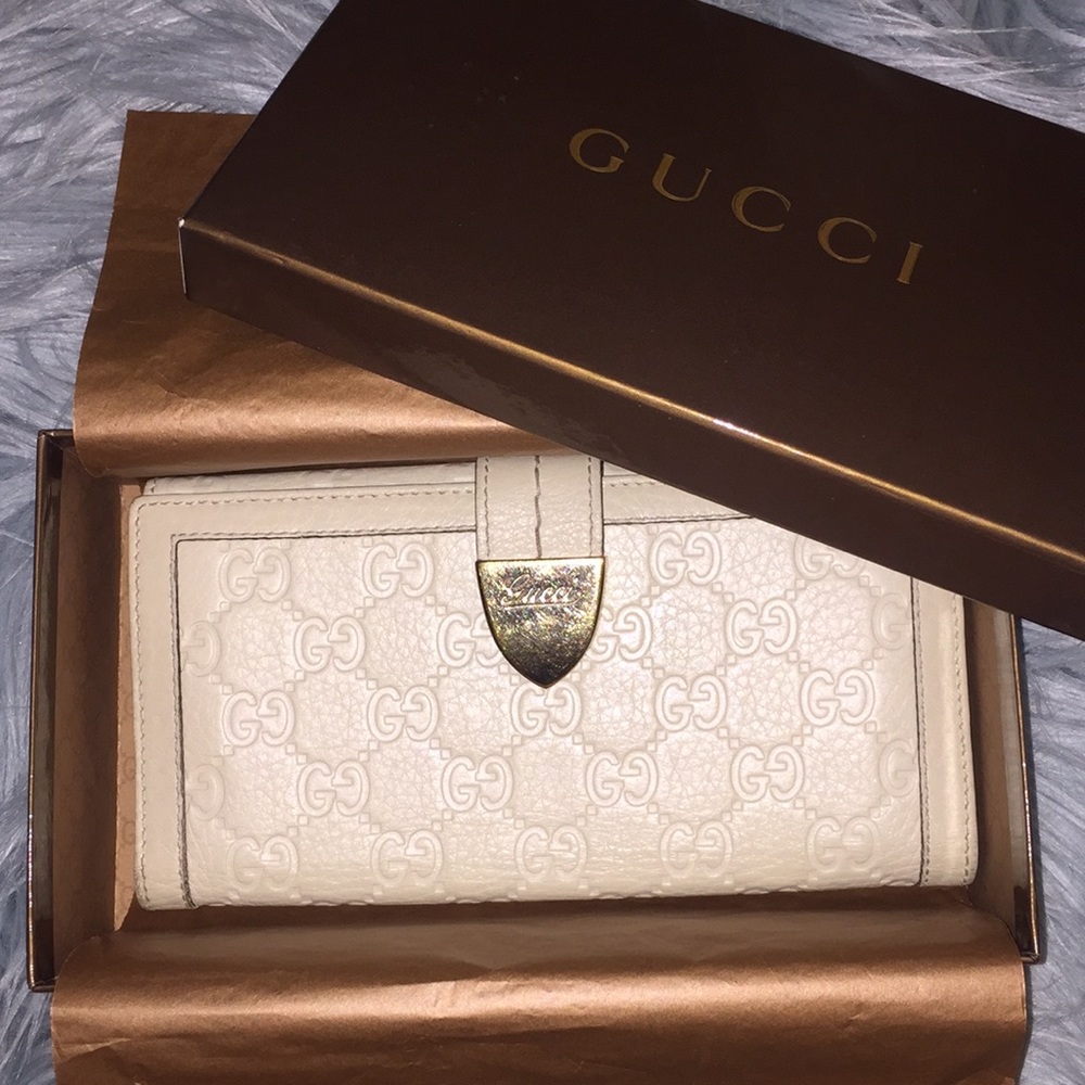 Gucci Wallet Signatures GG 💯% Authentic